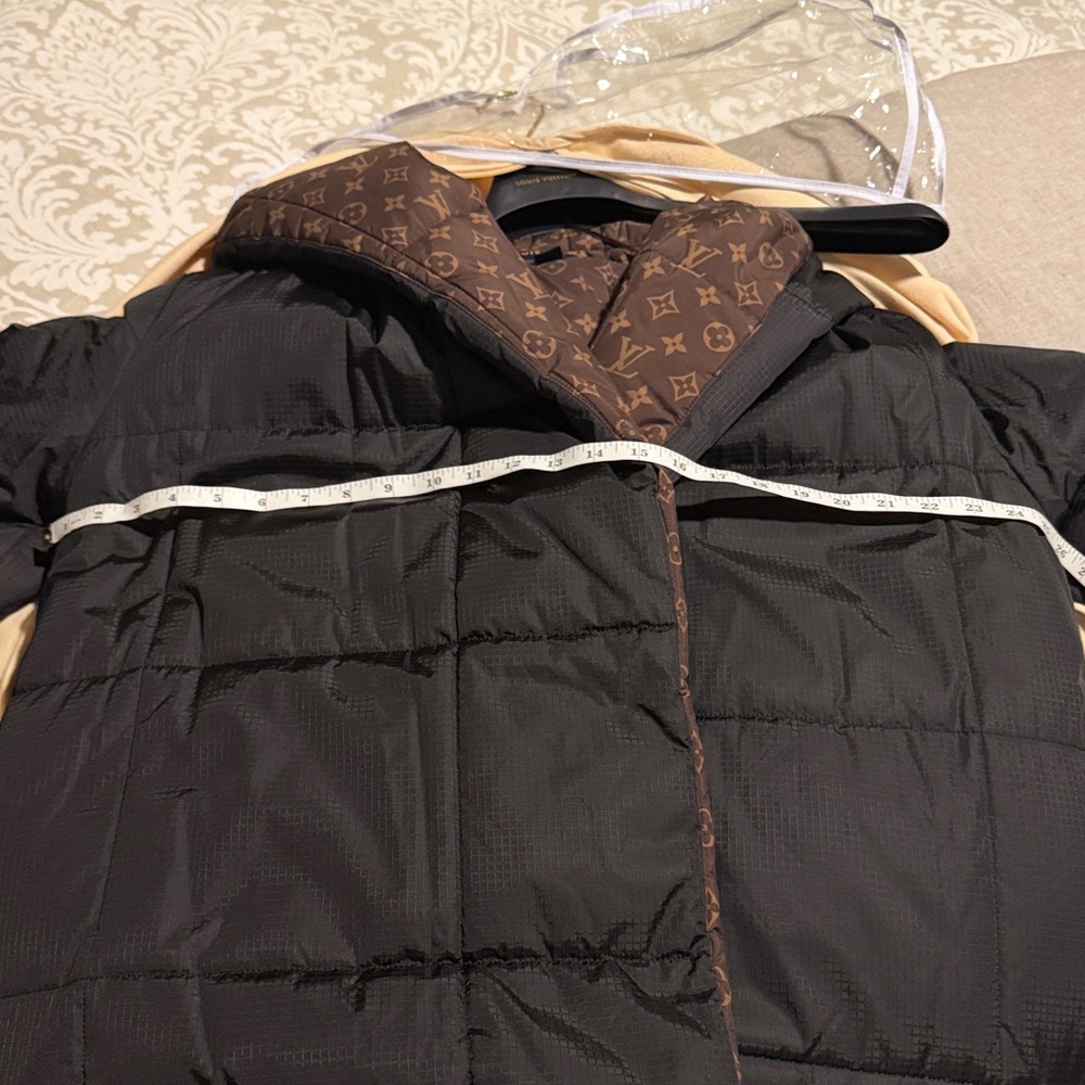 Louis Vuitton coat - Picture 15 of 16